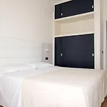 Nettuno 3* بيزارو