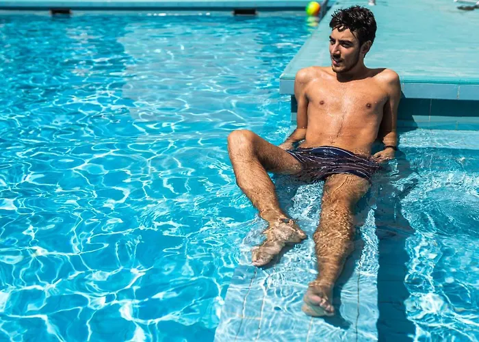 Nettuno 3* פסארו